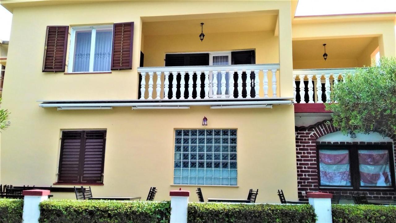 Appartement Branko Fabijanic Front Row By The Sea à Selce Extérieur photo