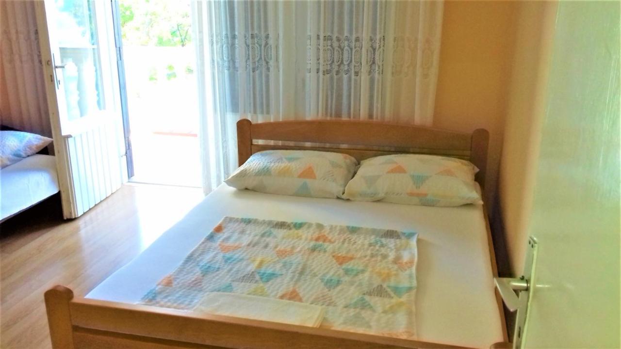 Appartement Branko Fabijanic Front Row By The Sea à Selce Extérieur photo