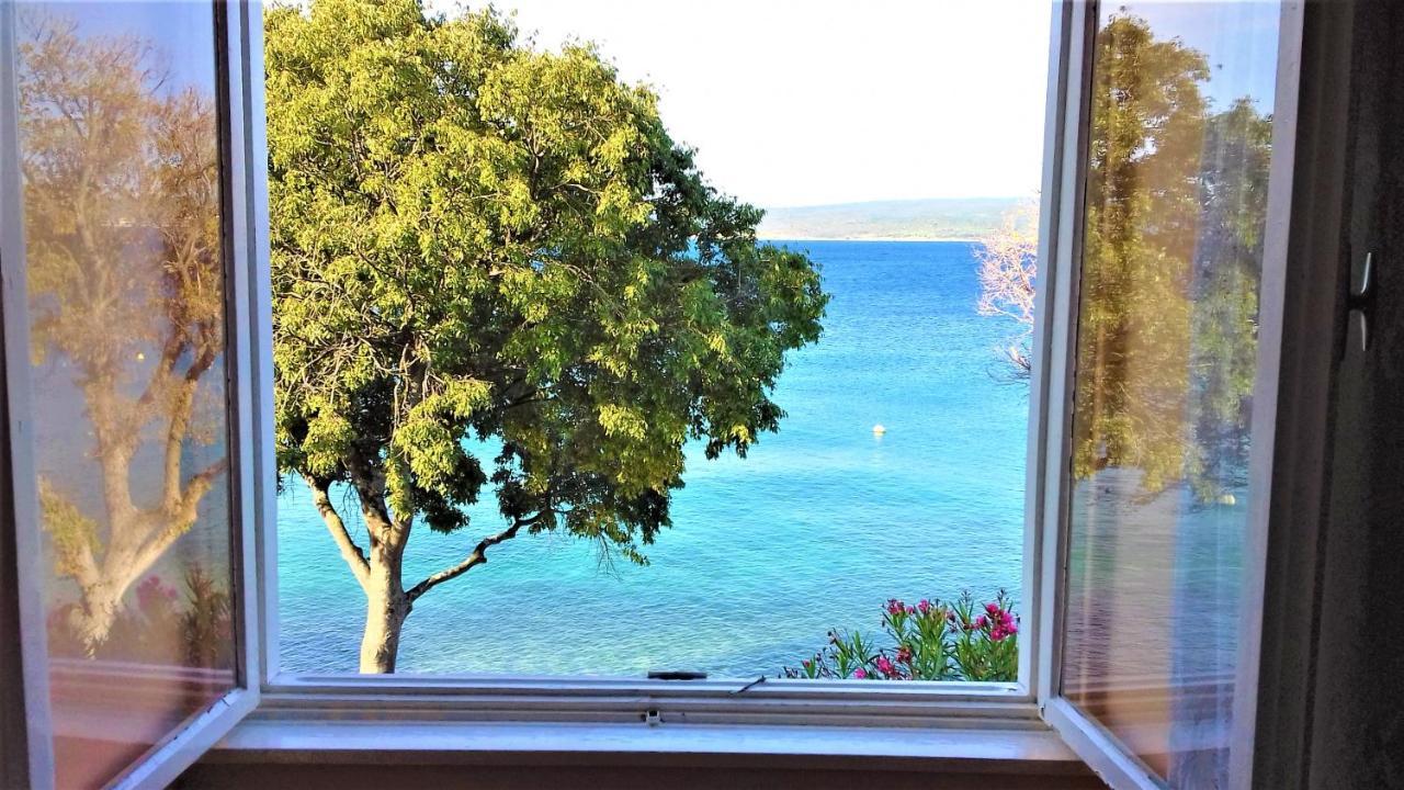 Appartement Branko Fabijanic Front Row By The Sea à Selce Extérieur photo
