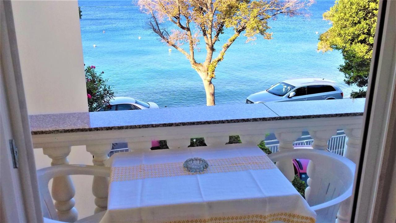 Appartement Branko Fabijanic Front Row By The Sea à Selce Extérieur photo