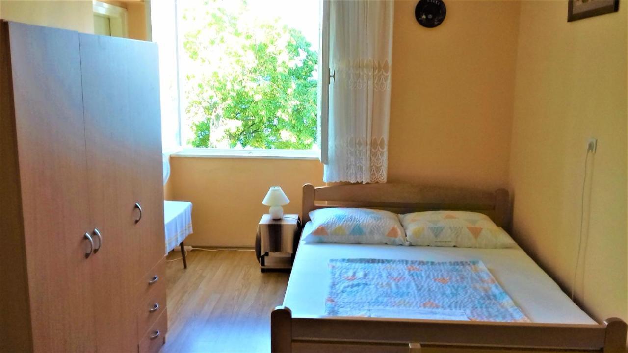 Appartement Branko Fabijanic Front Row By The Sea à Selce Extérieur photo