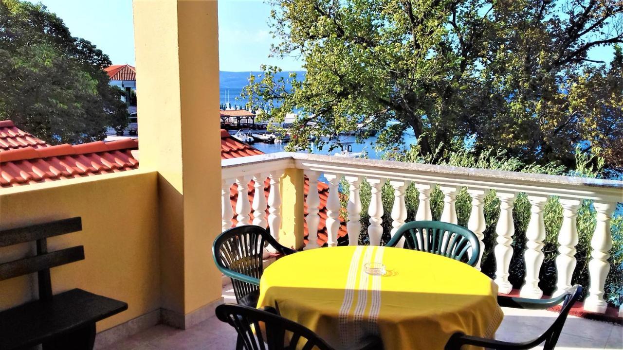 Appartement Branko Fabijanic Front Row By The Sea à Selce Extérieur photo