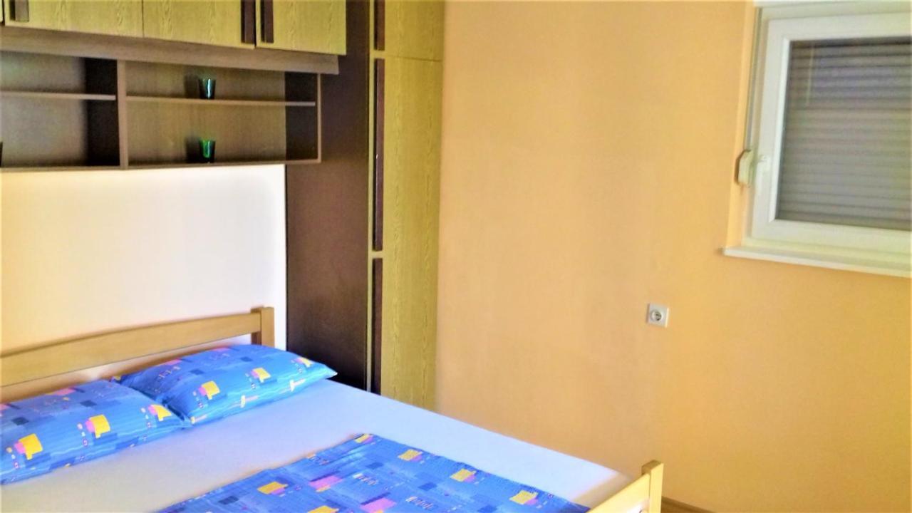 Appartement Branko Fabijanic Front Row By The Sea à Selce Extérieur photo