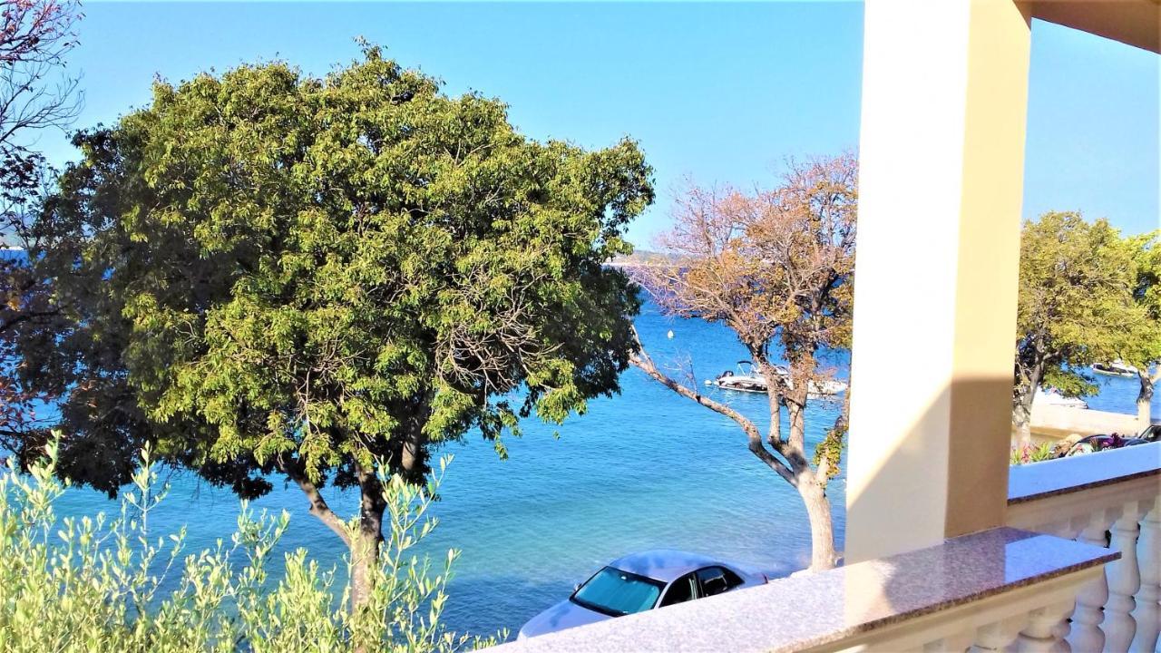 Appartement Branko Fabijanic Front Row By The Sea à Selce Extérieur photo