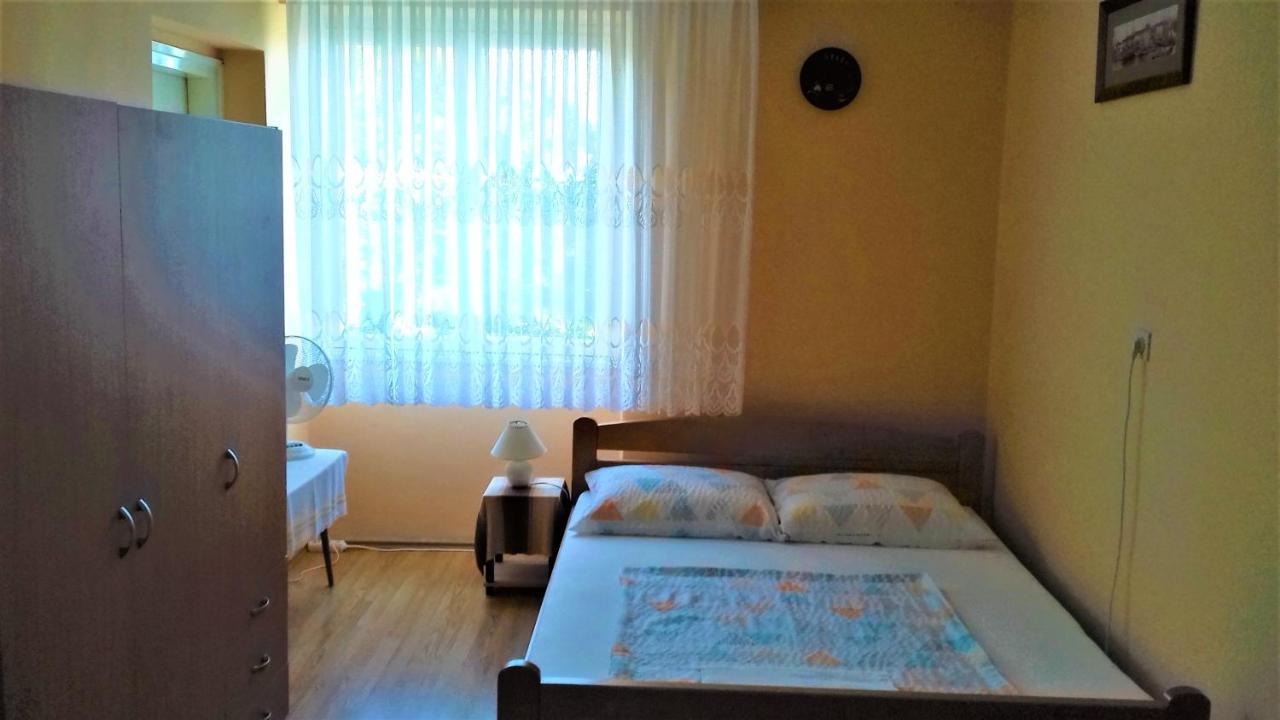 Appartement Branko Fabijanic Front Row By The Sea à Selce Extérieur photo